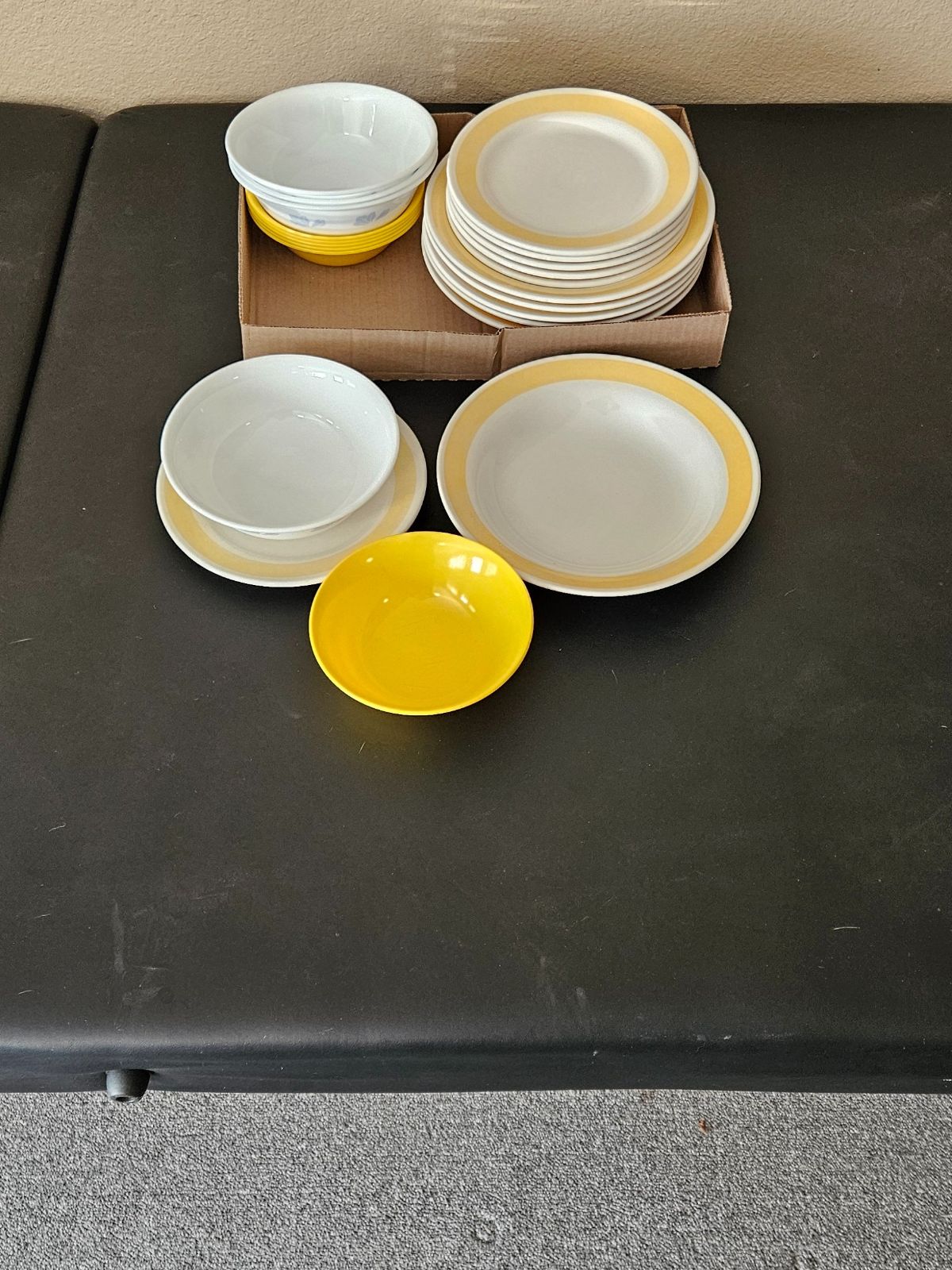 22 pc. Glass Dishes & Bowls