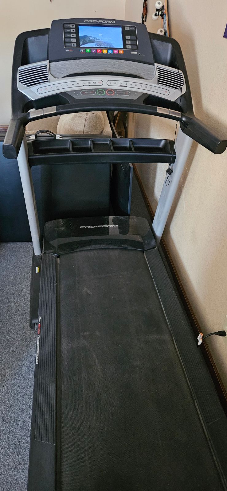 Treadmill with ifit